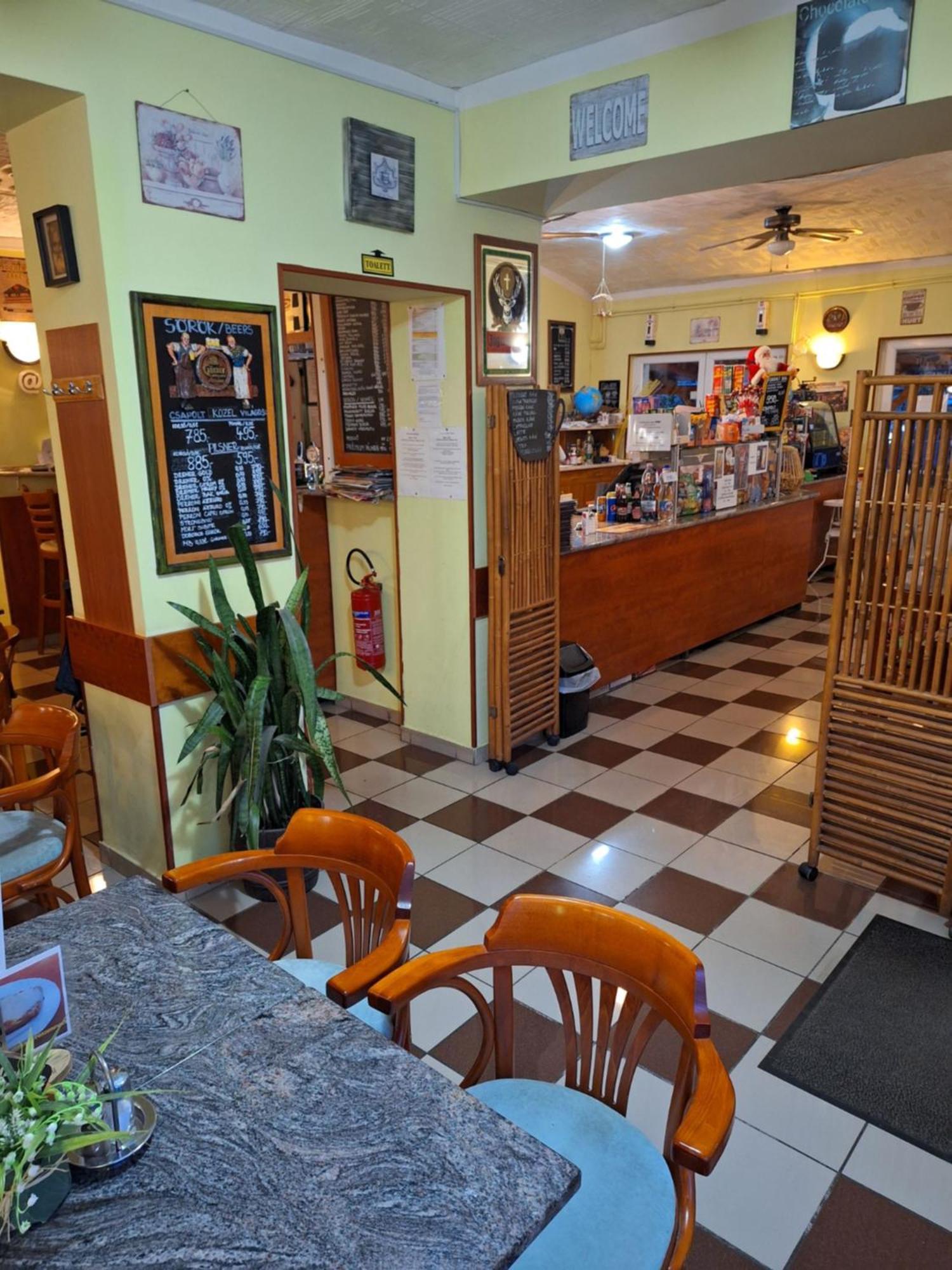Grill Terasz Etterem Es Szallashely Mezokovesd Exterior photo