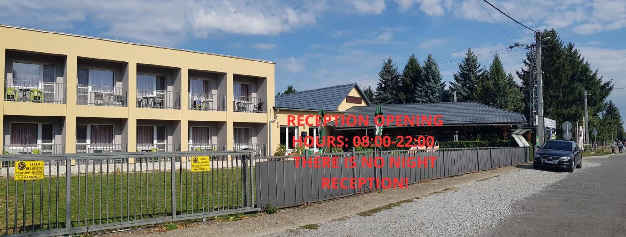 Grill Terasz Etterem Es Szallashely Mezokovesd Exterior photo