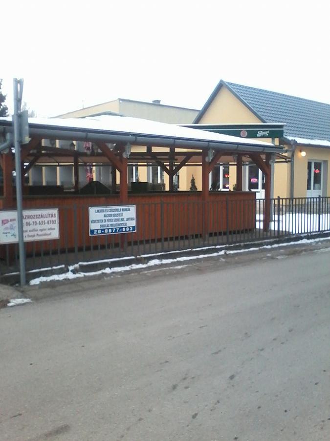 Grill Terasz Etterem Es Szallashely Mezokovesd Exterior photo